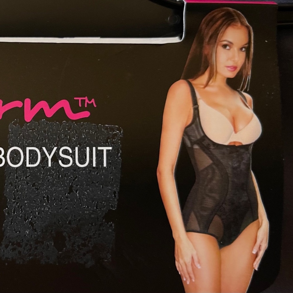 BRAND NEW, Superform Ultra Slimming Black Bodysuit. Extra Firm Control